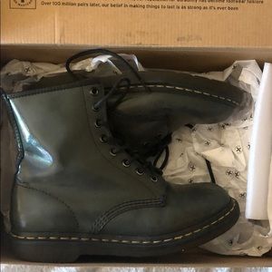 Doc marten grey boots